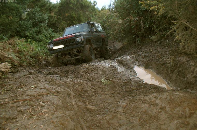 Nissan Patrol en el barro 4x4